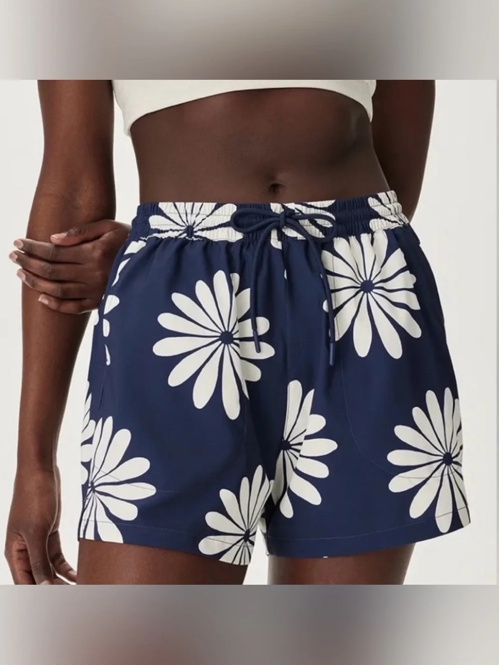 Outdoor Voices SolarCool 3" Women's Shorts Navy Floral Size M - Picture 2 of 4